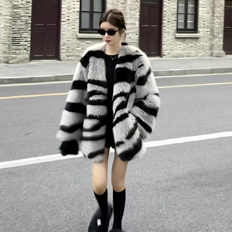 

Милая и уютная куртка из искусственного меха в стиле ретро с узором «зебра» для модных женщин S