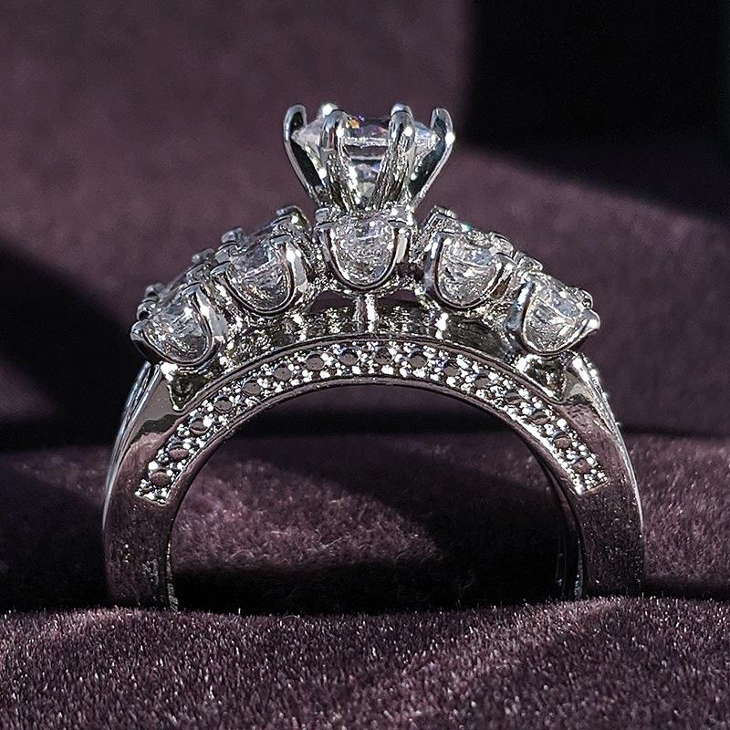 Creative Hollow Diamond Inlaid Engagement & Wedding Ring Set - European & American Style (r5505)
