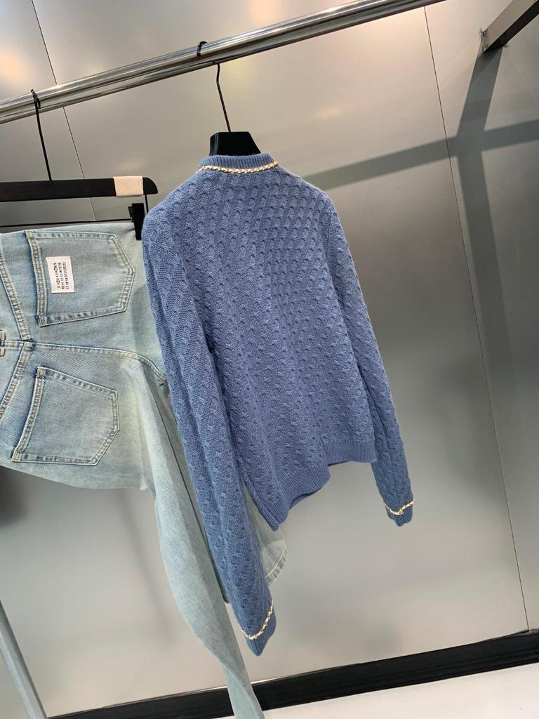 Elegant European Wool Knit Cardigan - Women's Short Round Neck Sweater with Metal Chain (Autumn/Winter)
