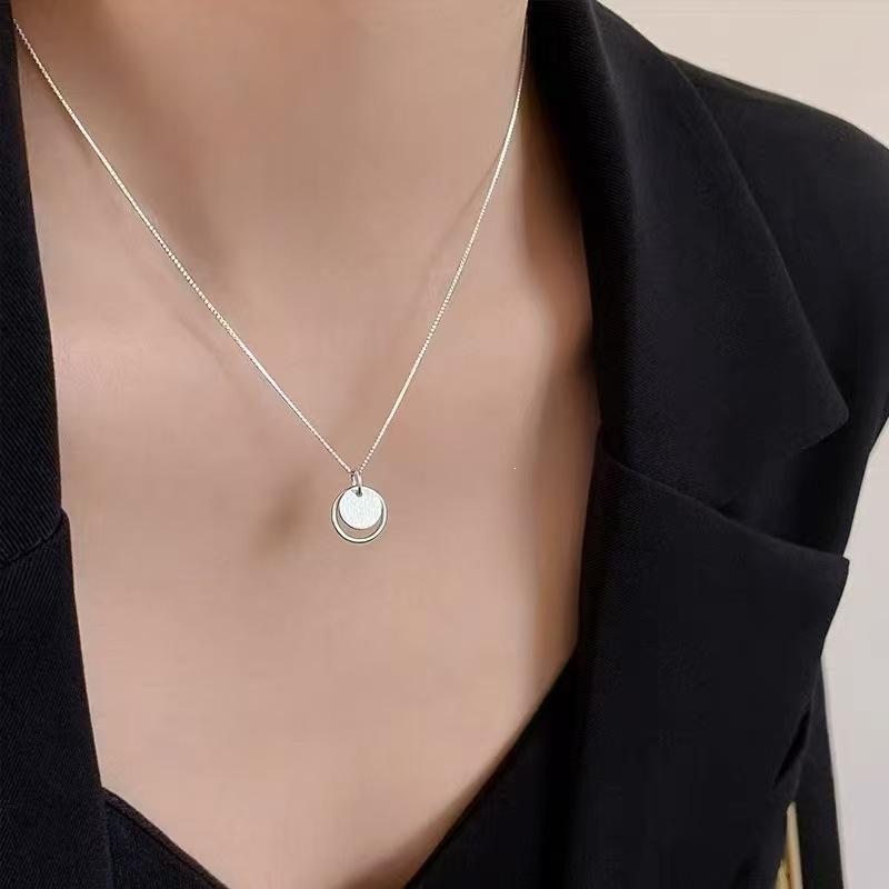 925 Sterling Silver Round Pendant Clavicle Necklace - Niche Design, Women's High-End Style