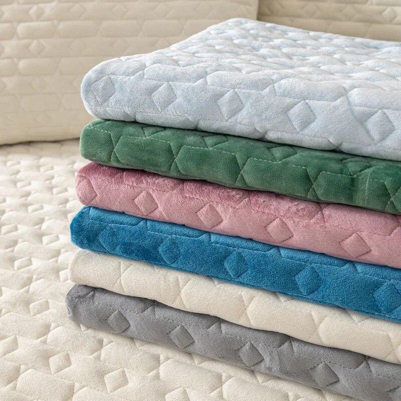 Solid Color Velvet Quilted Couch Cover for Living Room Winter Warm Plush Sofa Towel Anti-slip Sofa Cover Embroidery Slipcovers
