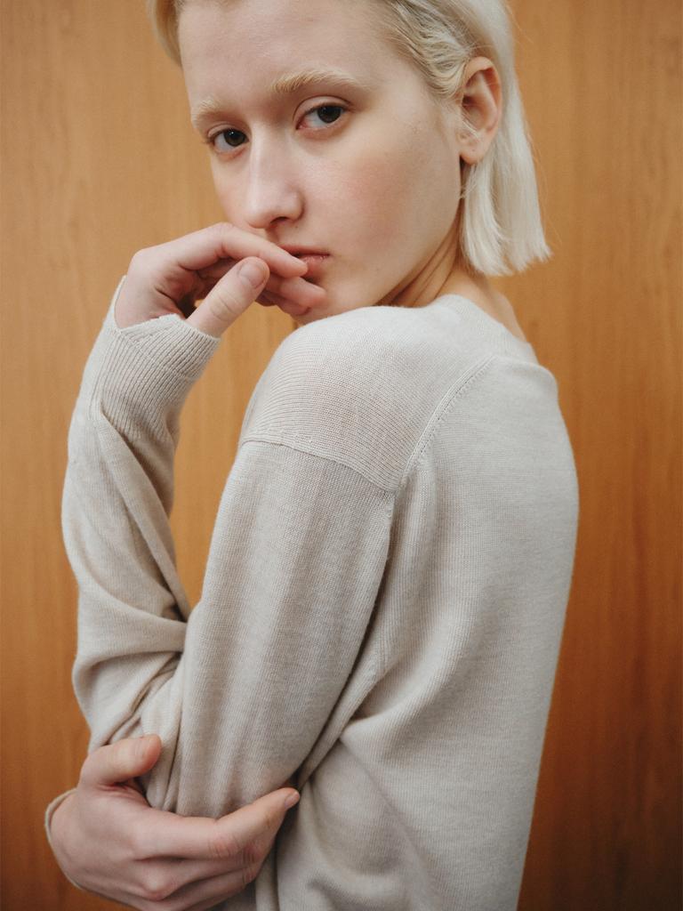 Reply Wool Back Slit Pullover_Pale Beige