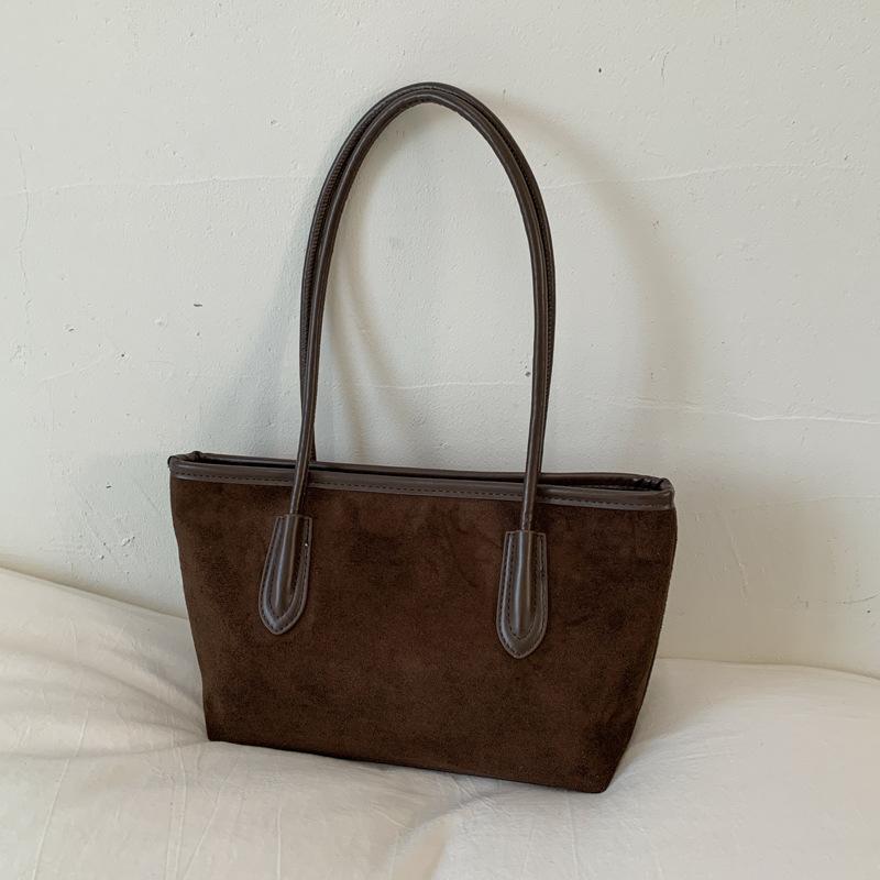 

Сумка большой вместимости женская осенне-зимняя универсальная 2025 новая ретро сумка на плечо подмышку повседневная сумка-тоут для поездок