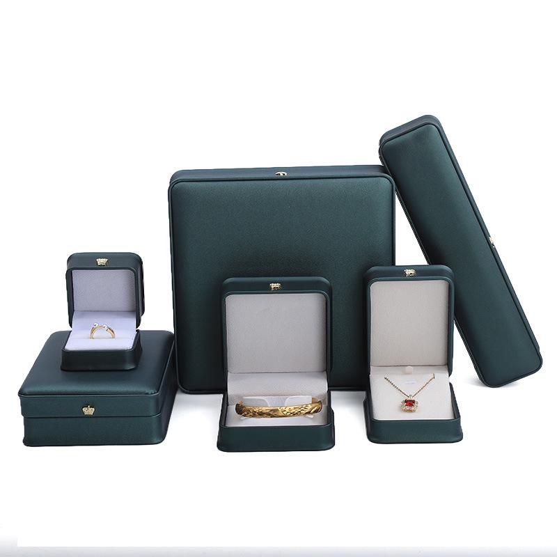 PU Leather Crown Jewelry Storage Box for Necklaces, Pearls, Bracelets, and Rings