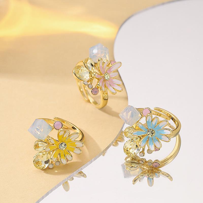 Stylish Sweet Small Fresh Enamel Oil Drip Diamond Small Daisy Adjustable Opening Ring Niche High-end Jewelry