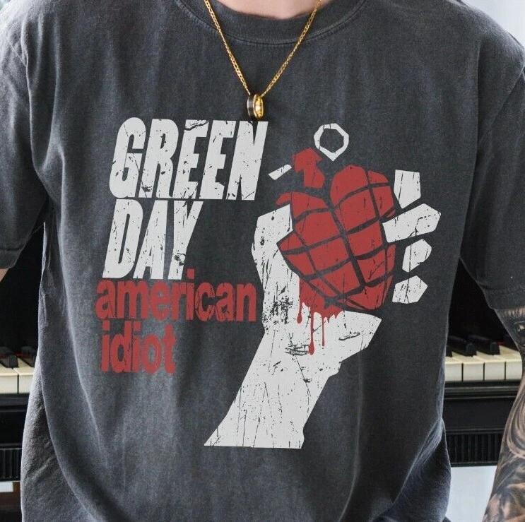 

Футболка Green Day American Idiot на винтажном черном цвете Comfort Colors 1717 S