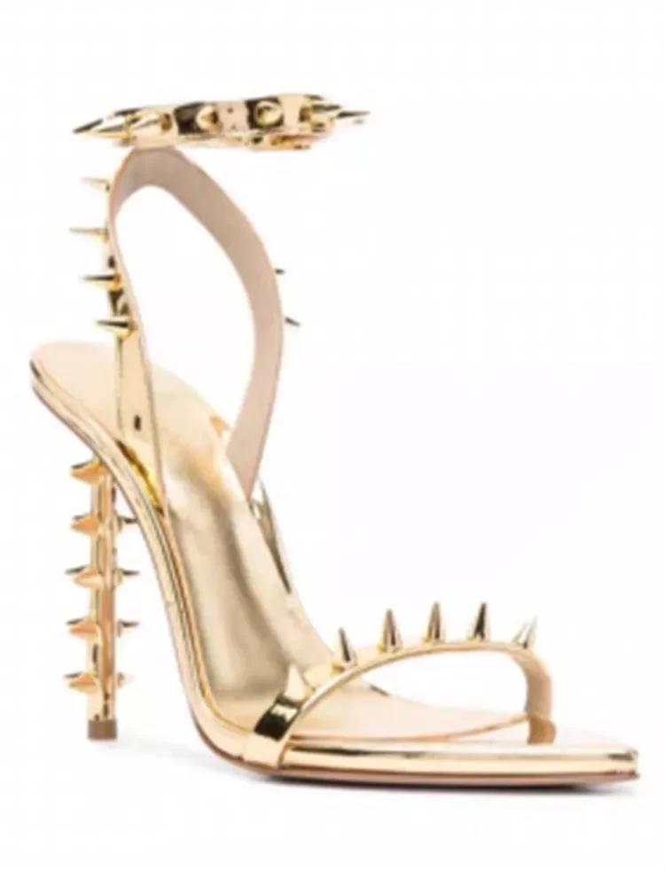 

Женские летние новые босоножки на тонком высоком каблуке с заклепками, модные сексуальные женские босоножки для банкета и вечеринки с открытыми зубами, большие босоножки черного и золотого цвета 44