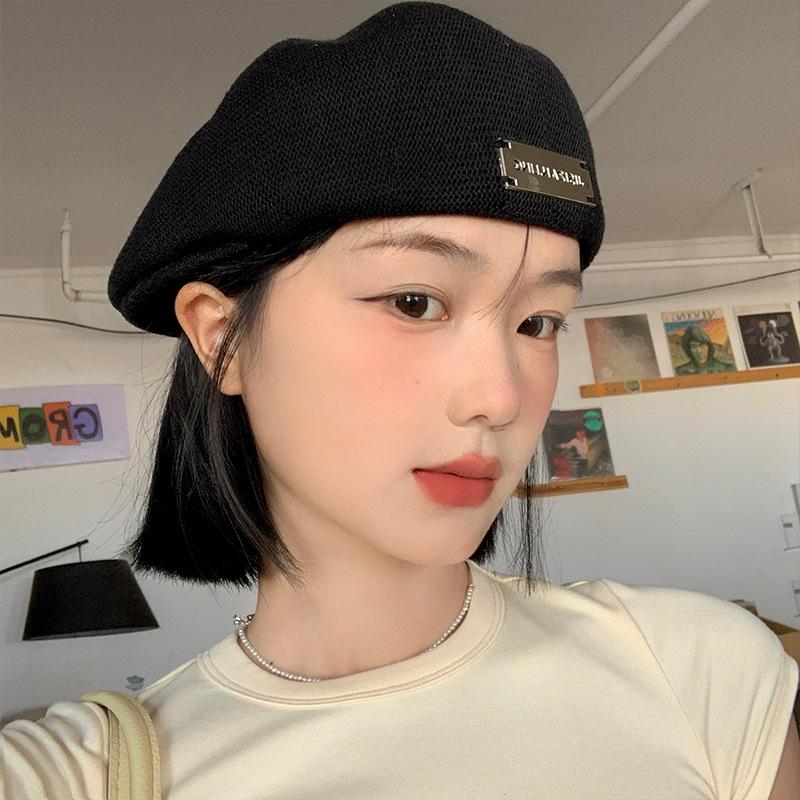 Beret women's new autumn and winter models show a small face and wear a forward hat with a big head circumference black hat.