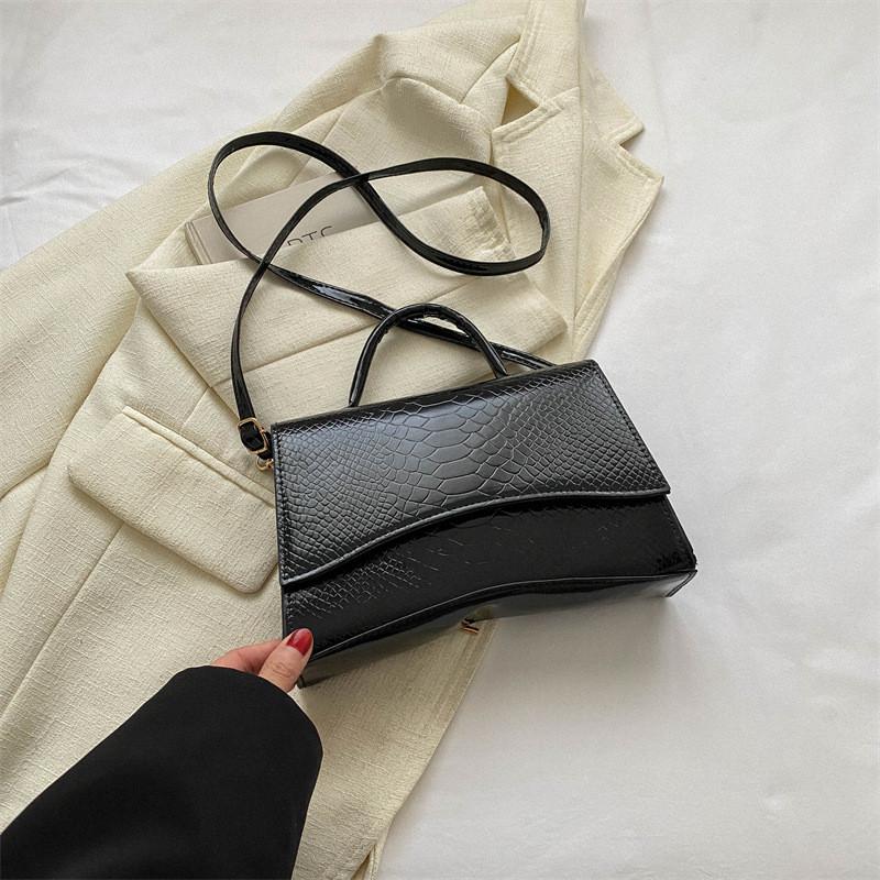 

Stylish Korean Crossbody Bag Fashionable Simple Small Square Bag For Women In Black Gold Silver Green чёрный