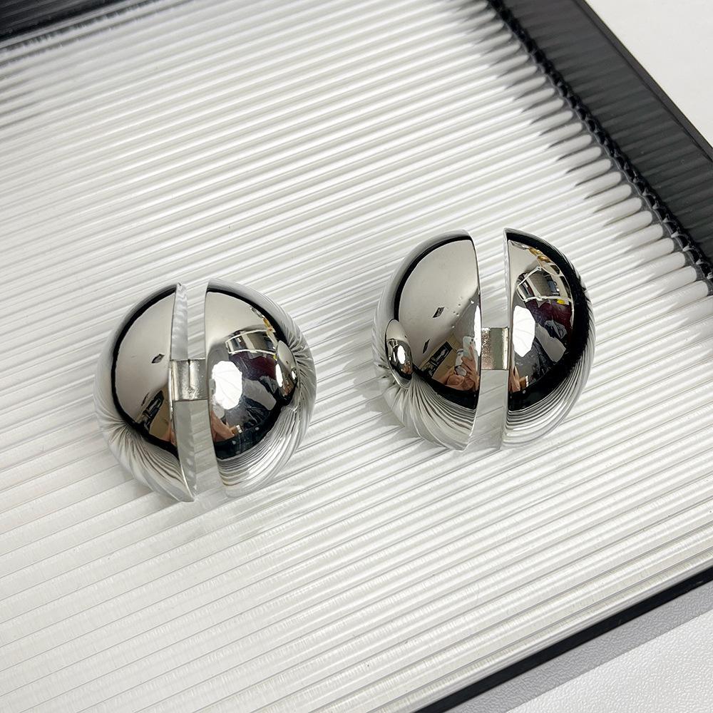 European and American Retro Exaggerated Hand-woven Earrings Exaggerated Personality Fashionable Earrings High-end Temperament Versatile Earrings Women