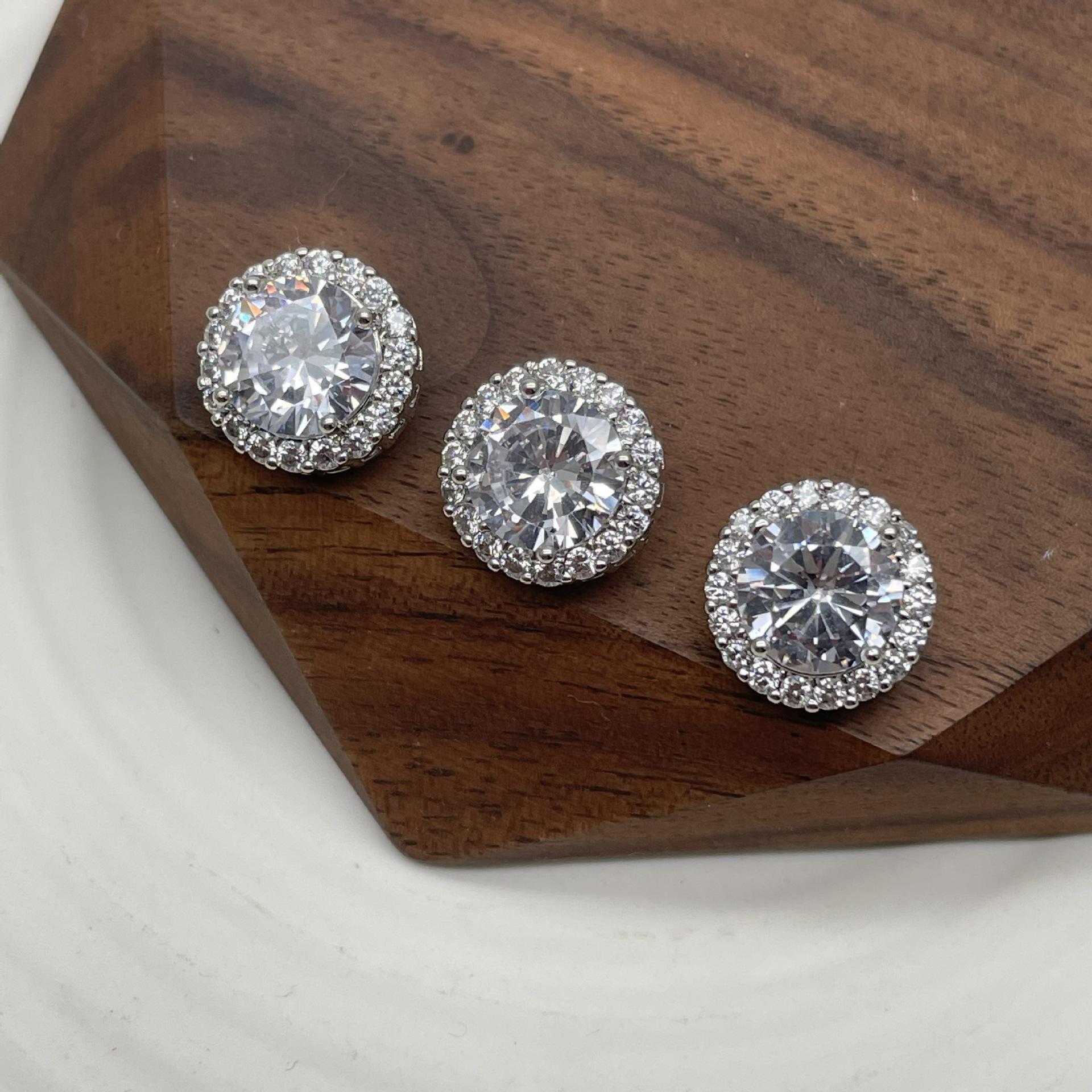 

Luxury Round Micro-Inlaid Zircon Button for Cardigans and Shirts