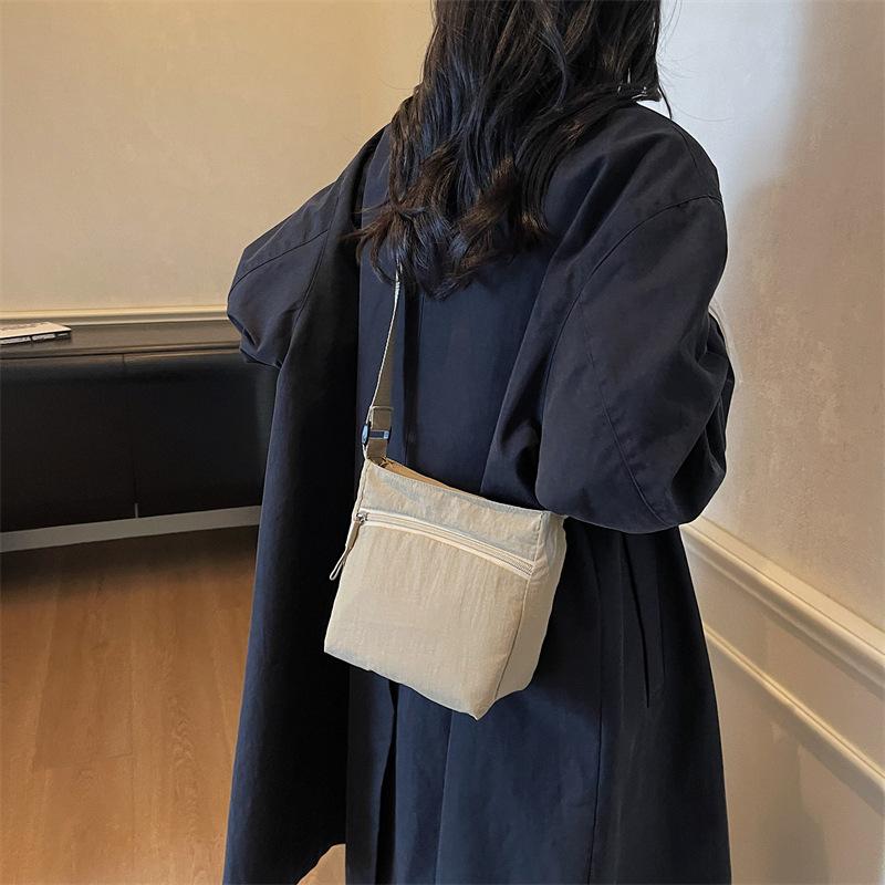 Korean Style Trendy Single Shoulder Bag  Romantic and Simple Crossbody Bag for Couples  Classic and Versatile Tote Bag