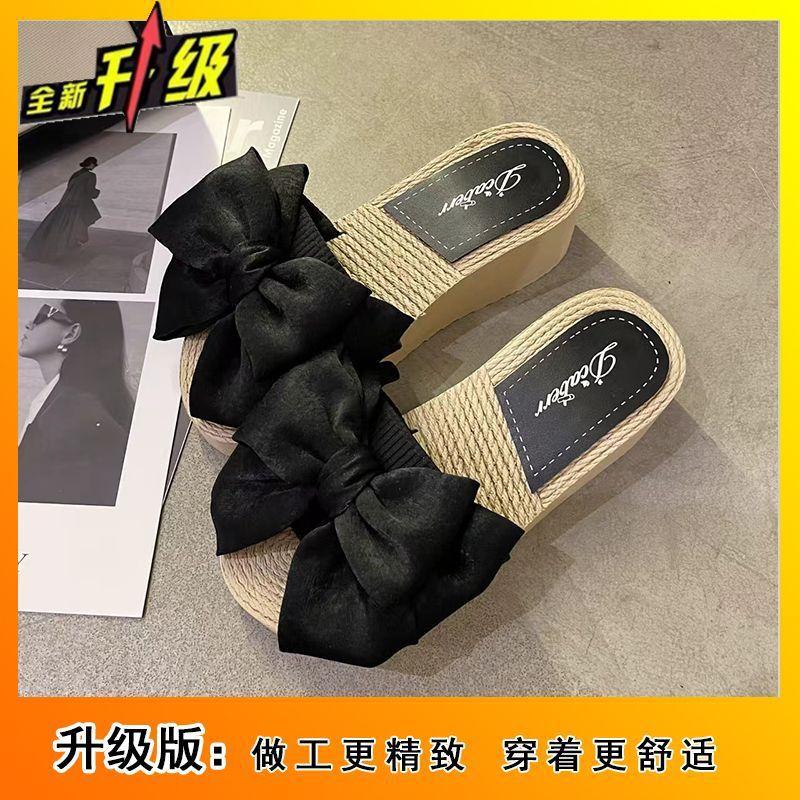 Non-slip lightweight sweet explosive slope heel slippers women's beach slippers women's 2025 summer new Internet celebrity sandals go out