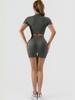 Ensemble de Sport pour Femme : Haut à Col Montant Manches Courtes Fermeture Éclair et Short Ribbed Taille Haute Contrôle du Ventre Lifting des Fesses