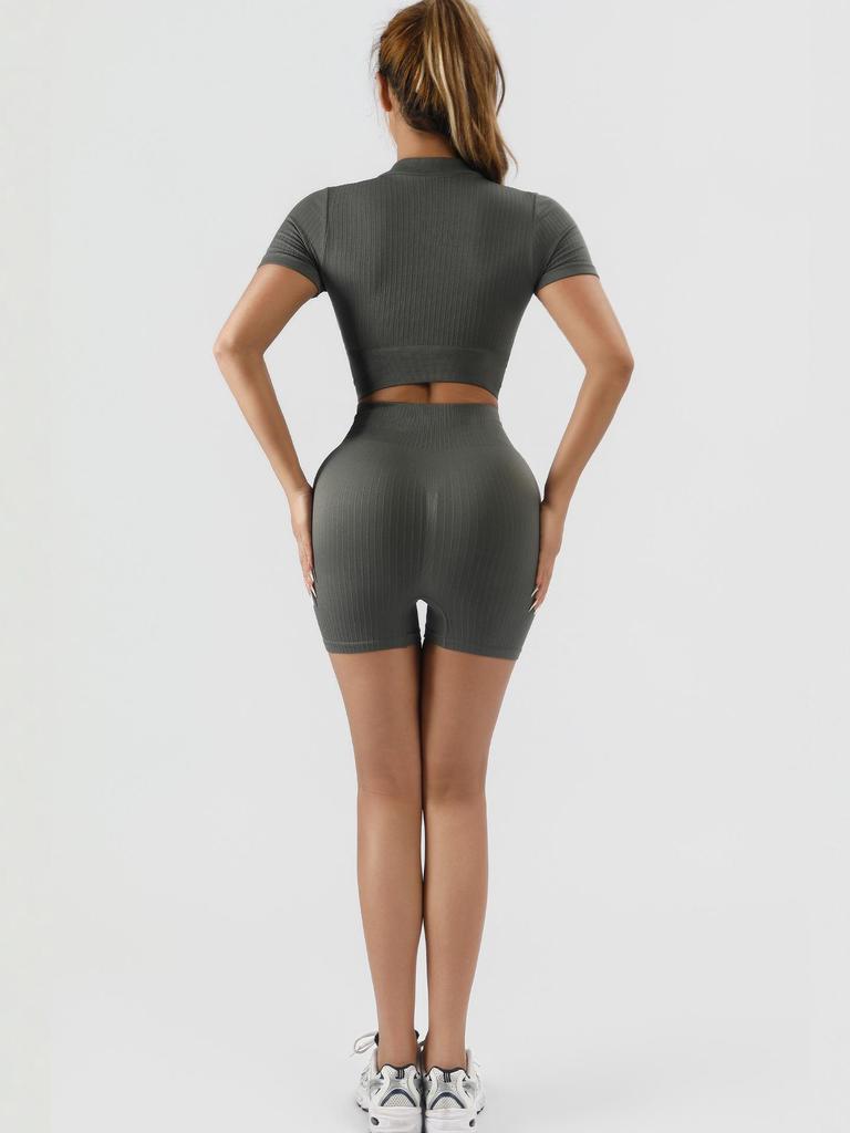 Ensemble de Sport pour Femme : Haut à Col Montant Manches Courtes Fermeture Éclair et Short Ribbed Taille Haute Contrôle du Ventre Lifting des Fesses