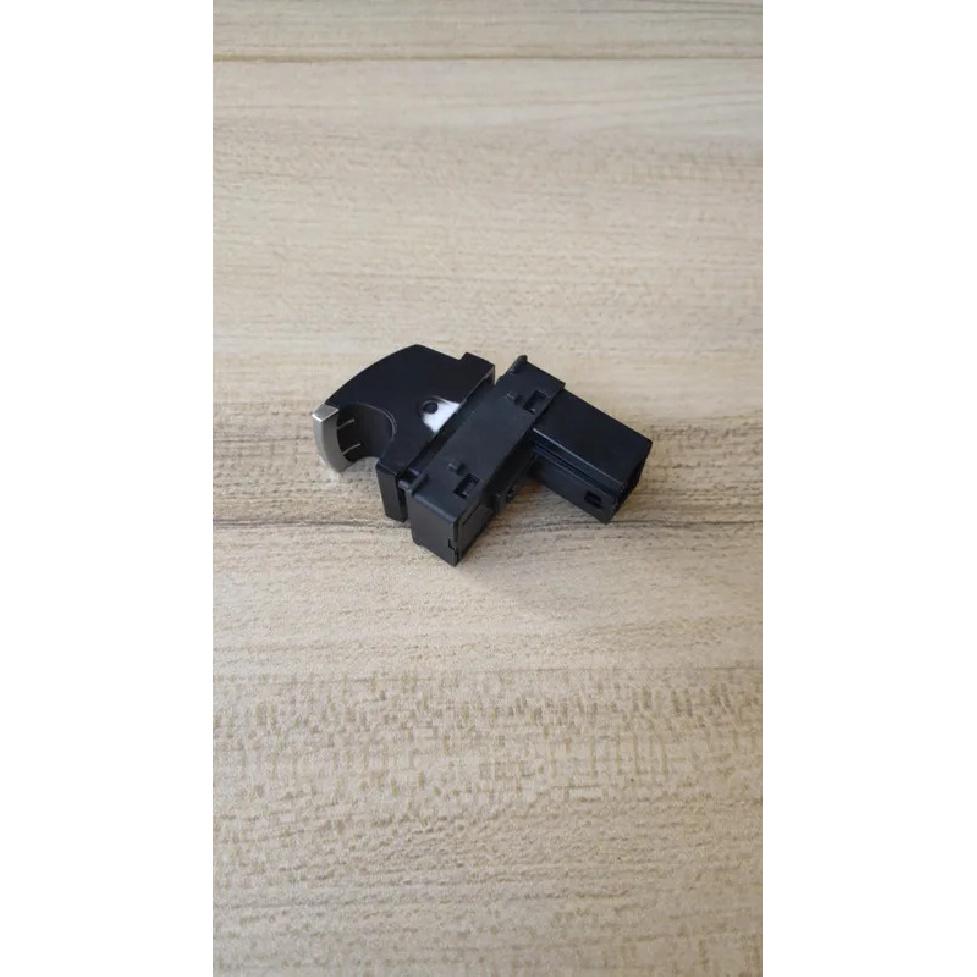 Для кнопки открывания багажника Volkswagen Touareg