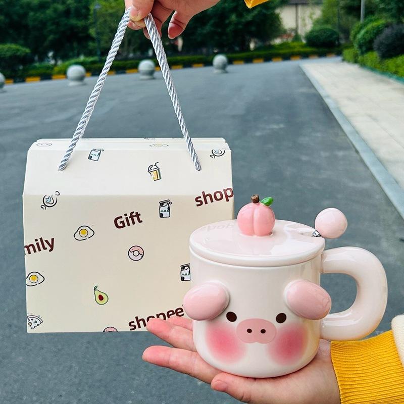 Vánoční dárek pro dívky Vánoční hrnek Malý dárek pro nejlepší kamarádku Přítelkyni Praktický hrnek na vodu Kreativní dárková krabička Hrnček