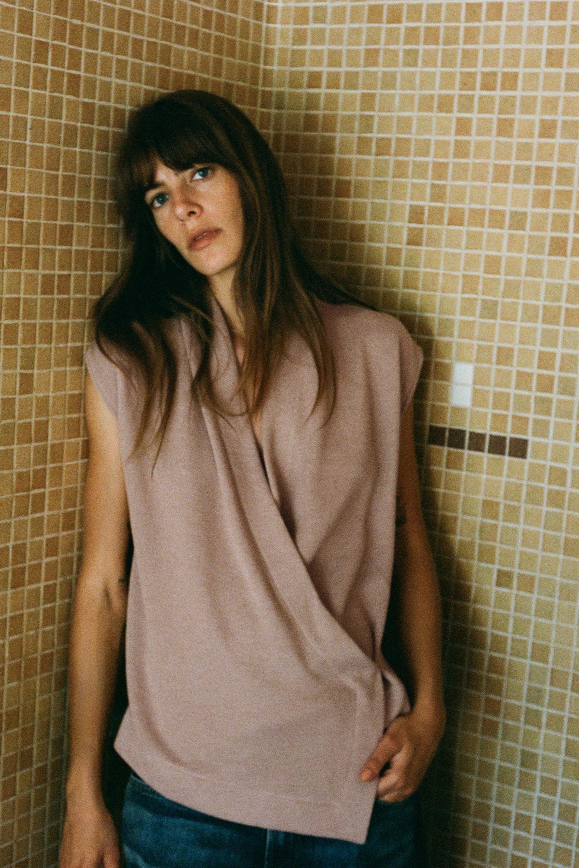 

МЯГКИЙ ДВУБОРТНЫЙ ЖИЛЕТ