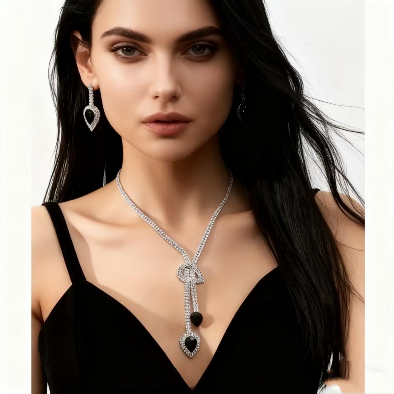 Набор «Черное сердце» - Ожерелье + Серьги | Кристальные вечерние украшения | Позолоченный