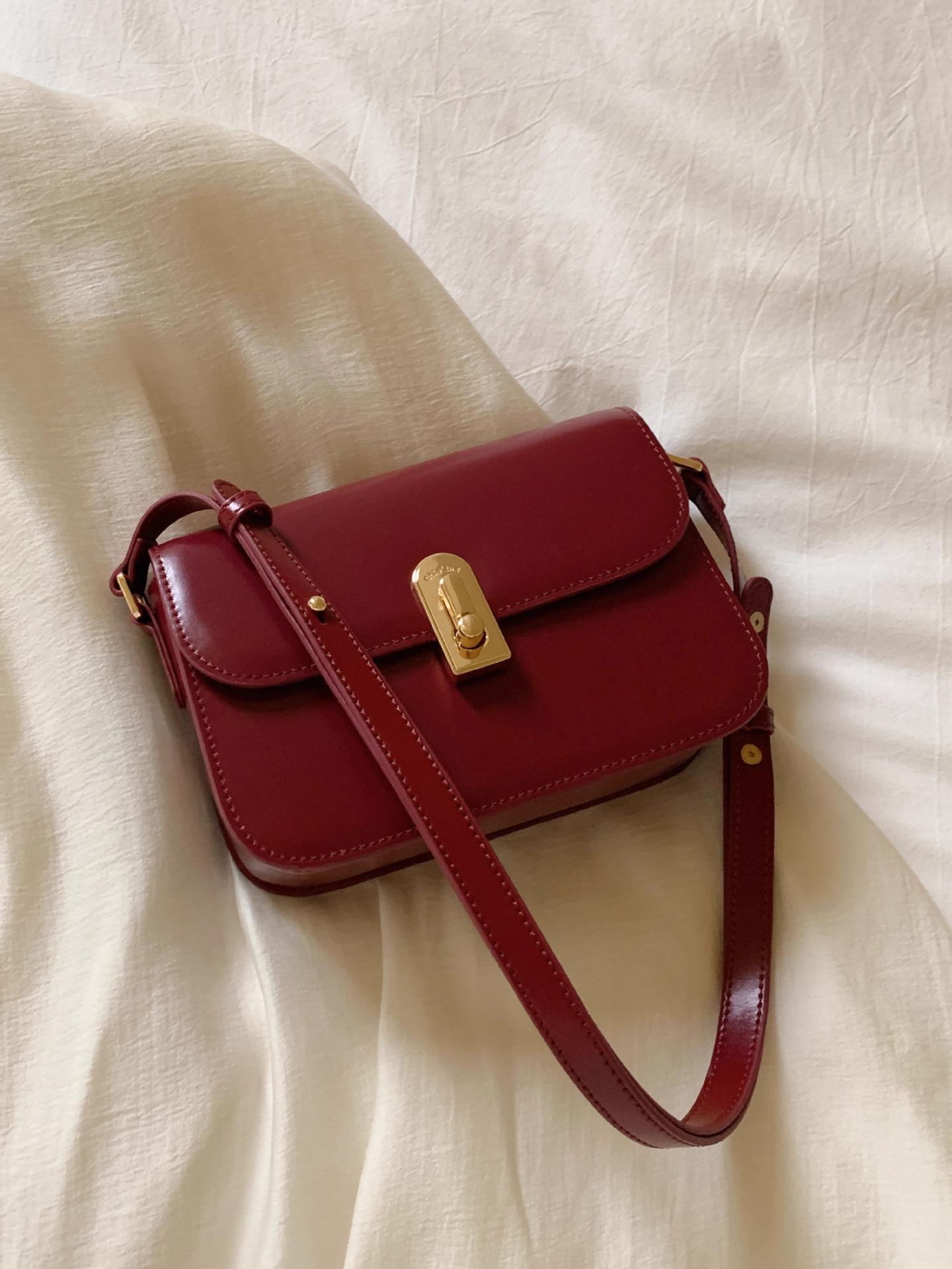 

Bag Hour Hand Small Square Bag 2024 Нова жіноча універсальна сумка через плече преміум-класу через плече червоний