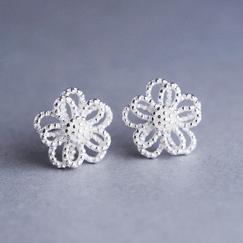 Fashion Korean Style Daisy Flower Hollow Out Stud Earrings For Women