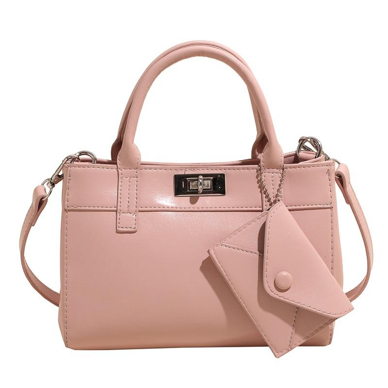

2025 spring and summer new fashion high sense simple light luxury platinum bag versatile temperament women s commuter messenger bag