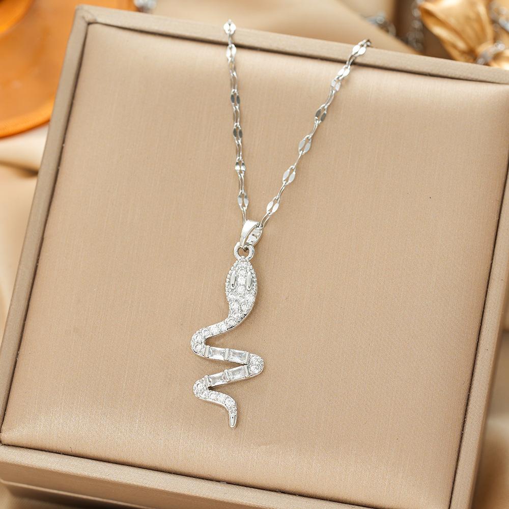 Japan and South Korea Simple Popular Wind Titanium Steel Necklace Female Niche Exquisite Internet Celebrity Zircon Clavicle Chain High-end Jewelry