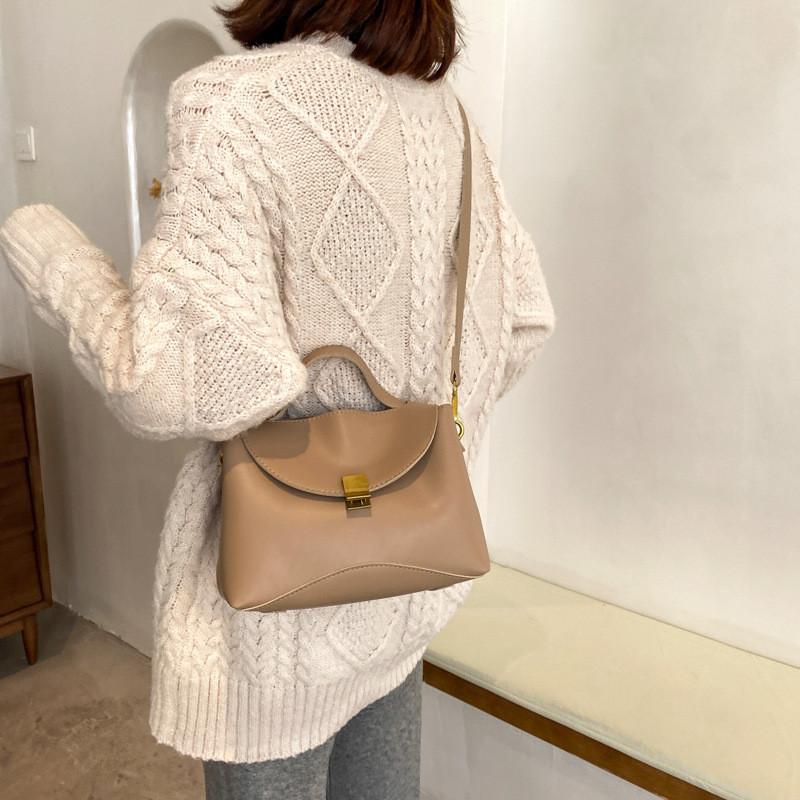 IELGY Winter Bag Niche Design Fashionable All-Match Large-Capacity Lock Portable Shoulder Messenger Bag