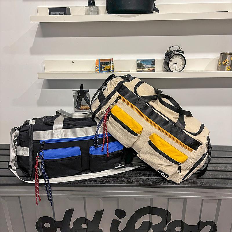 Dry and Wet Separation Outdoor Sports and Fitness Bag, Large Capacity, Stylish and Trendy Travel Bag, Nylon Casual Crossbody Carry-on Bag