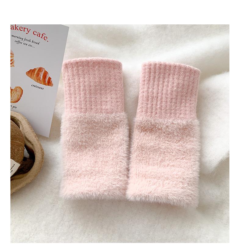 1 Pairs Soft Winter Half Finger Gloves Women Warm Luxury Solid White Plush Knitted Fingerless Gloves Wrist Mittens