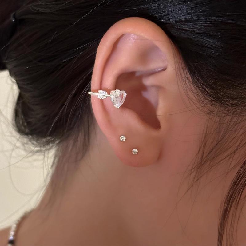 Cupid's Arrow Non-Piercing Heart Ear Cuff - Artistic Women's Design Clip-On Earrings