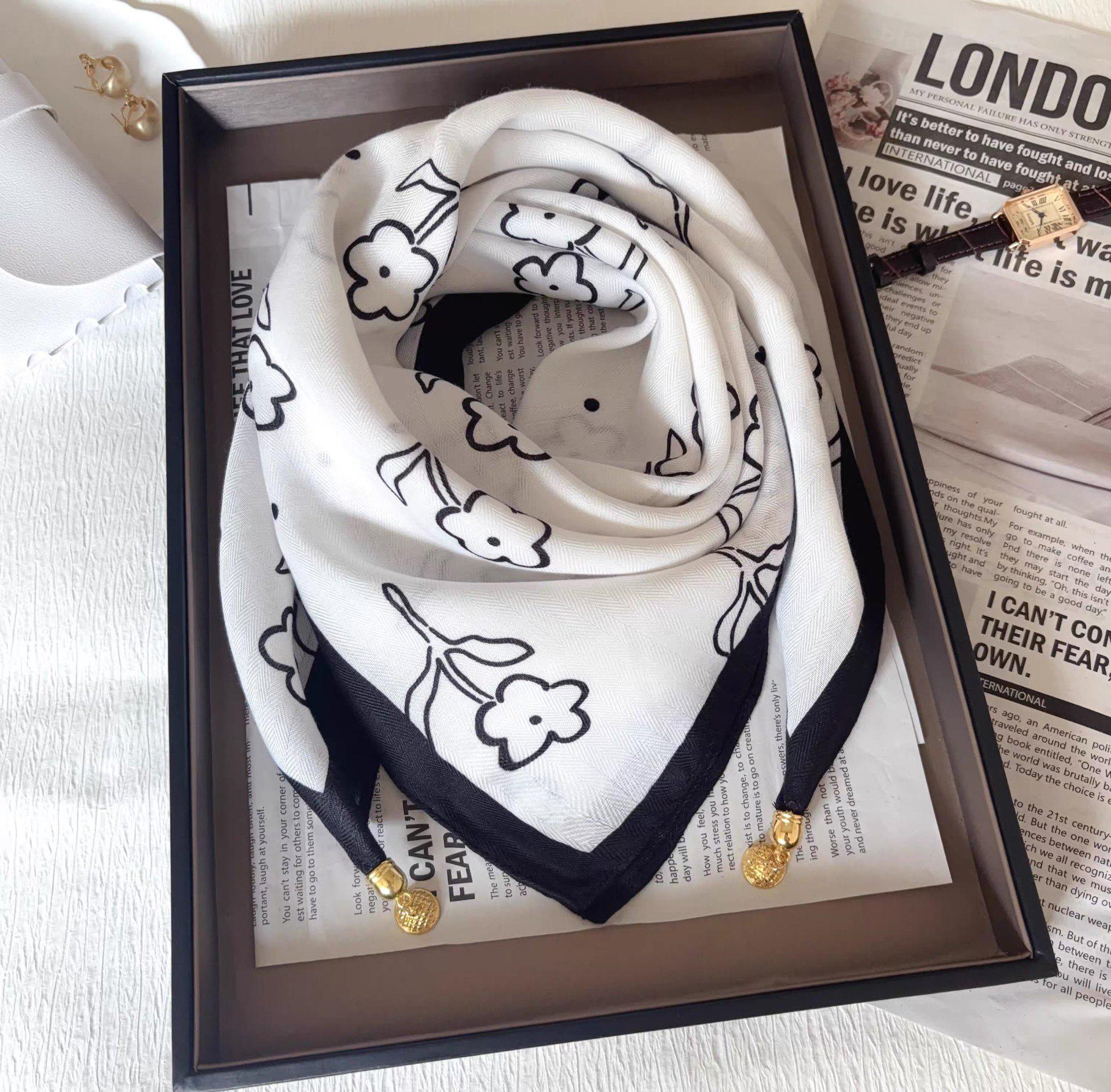 

Жіночий шарф на шию з магнітною застібкою - Легка, зручна бавовна, універсальний стиль