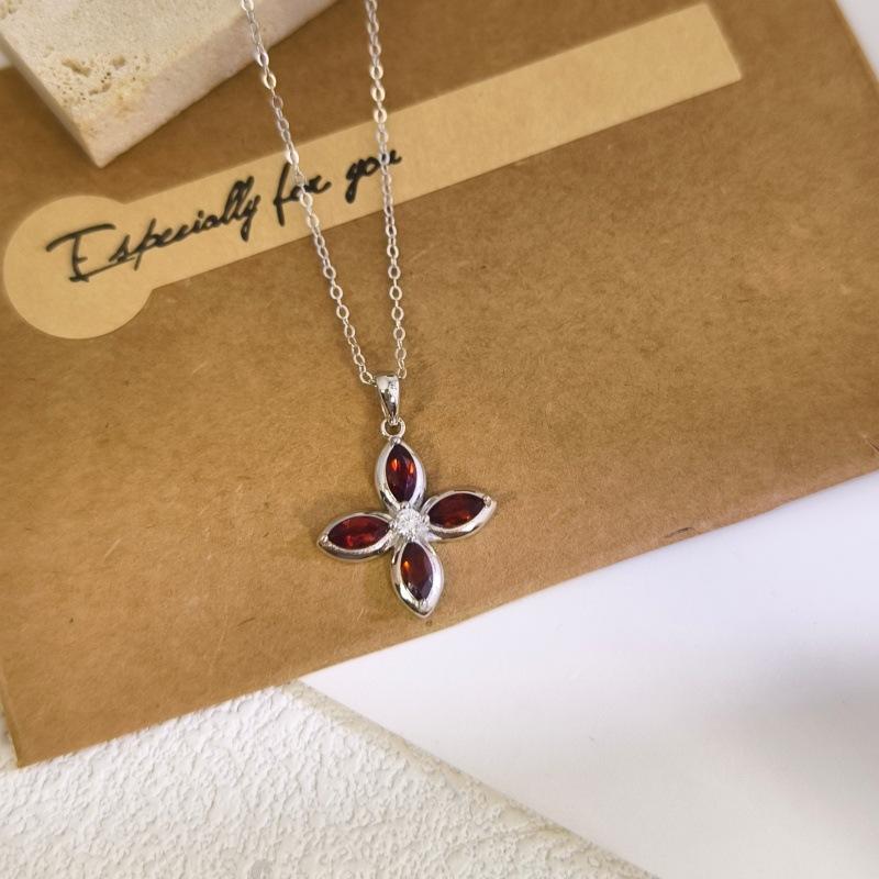 

S925 Silver Four-leaf Clover Necklace, Natural Crystal Pendant, Clavicle Chain for Women 925 silver