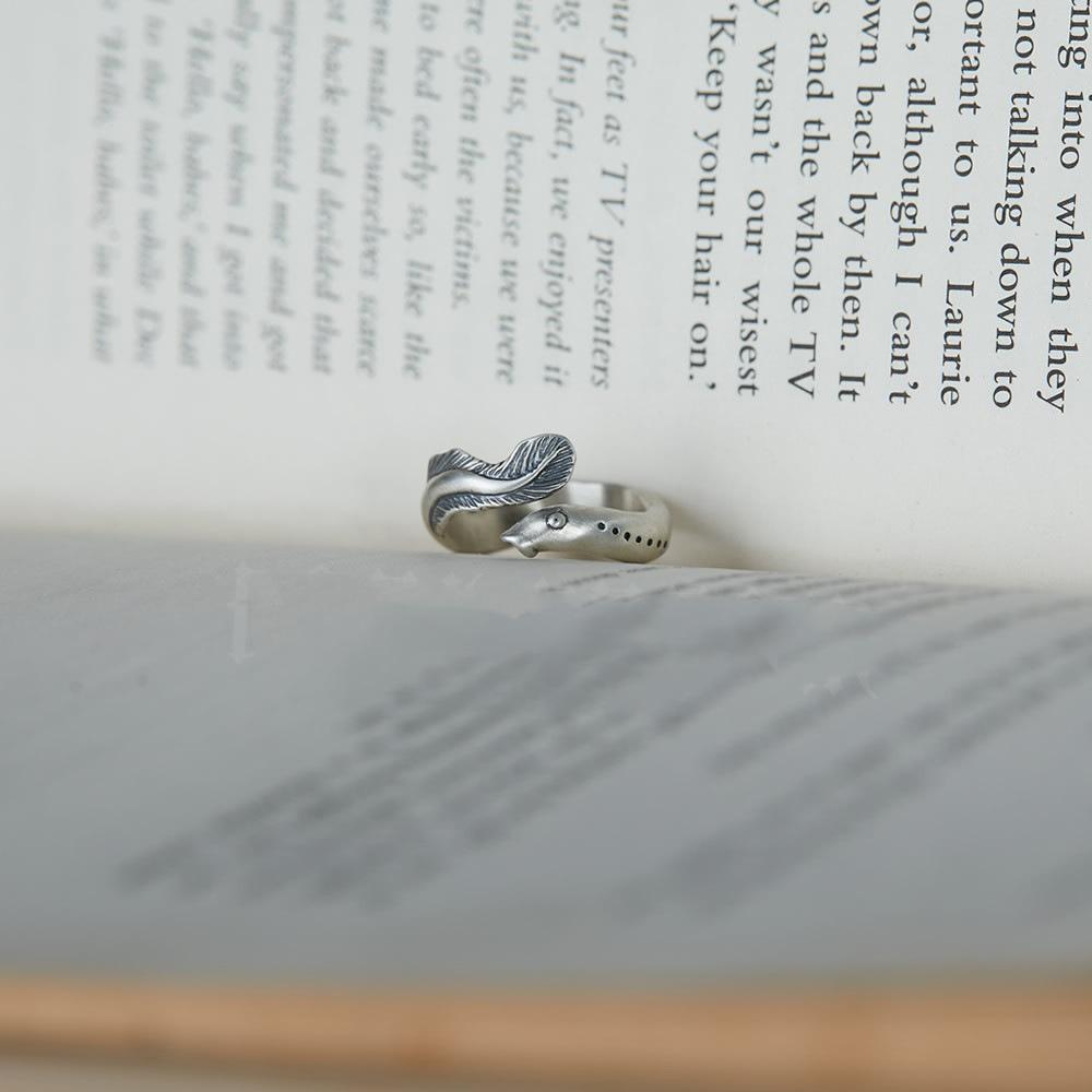 Anello Regolabile in Argento Thailandese Yin Taifei Intagliato a Mano Design Anguilla
