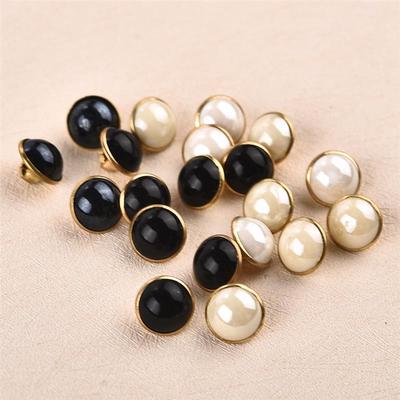 50 Teile/satz Weiß Schwarz Farbe Perle Schaftknöpfe Metallrückseite 10mm Durchmesser Nähknöpfe Für Kleidung Kleid DIY Dekoration