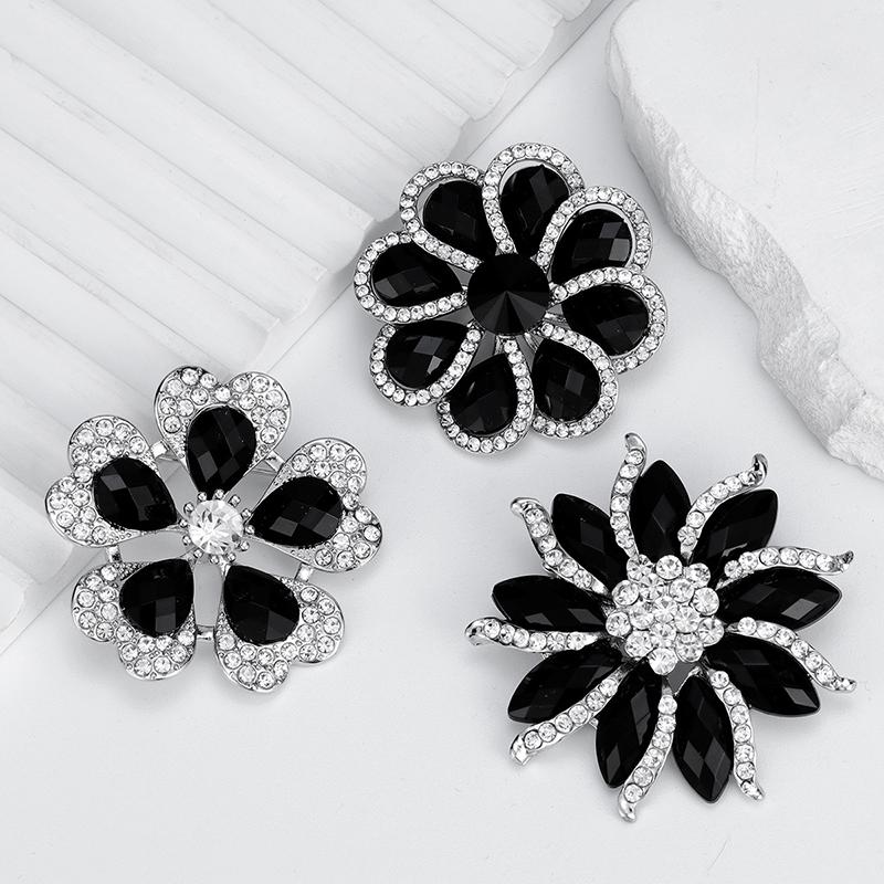 Exquisite   Flower Brooches Pin Women'S Clothing Coat Accessories Gifts