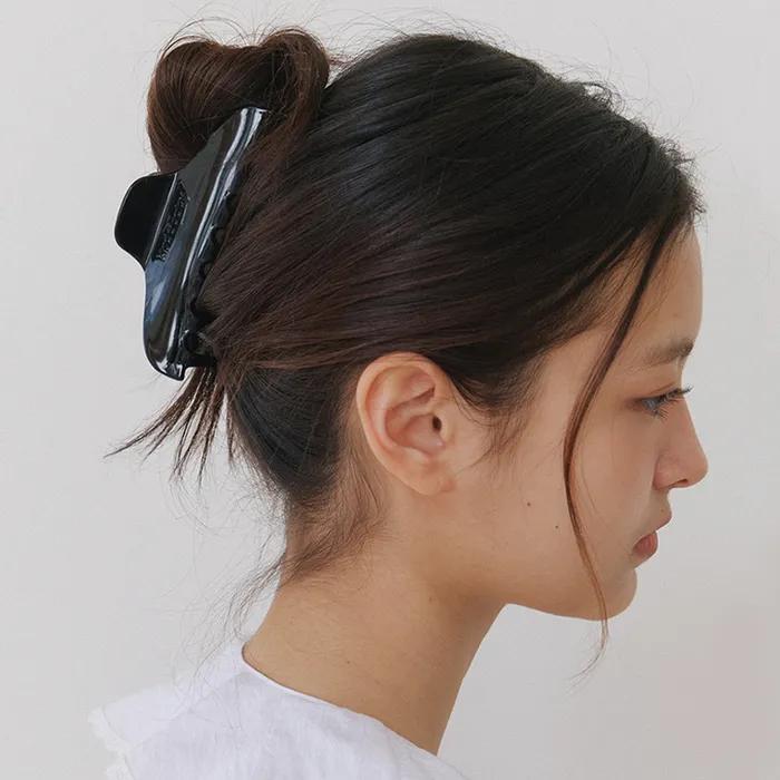 kinda essential large hair clip - black