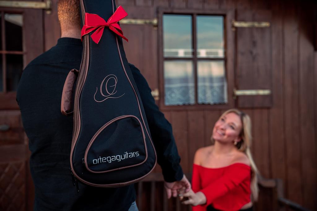 ORTEGA Ukulele Serii PRISM Top z klonu płomienistego Tenor Torba RUPR-TQB (Gig wliczony w cenę) []