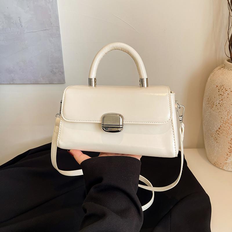 Niche design simple bag women's new fashion popular shoulder messenger bag hand carry small square bag