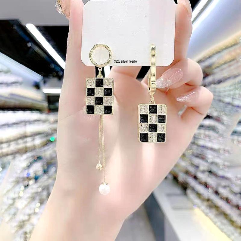 Koreanische stilvolle Quastenohrringe: Glänzend, luxuriös und figurschmeichelnd Sommer-Mode für Frauen