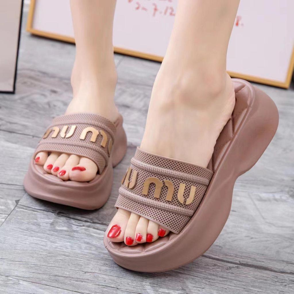2024 Women's Three-Dimensional Letter Platform Sandals: Stylish Thick-Soled Flip Flops Perfect for Summer Wear.