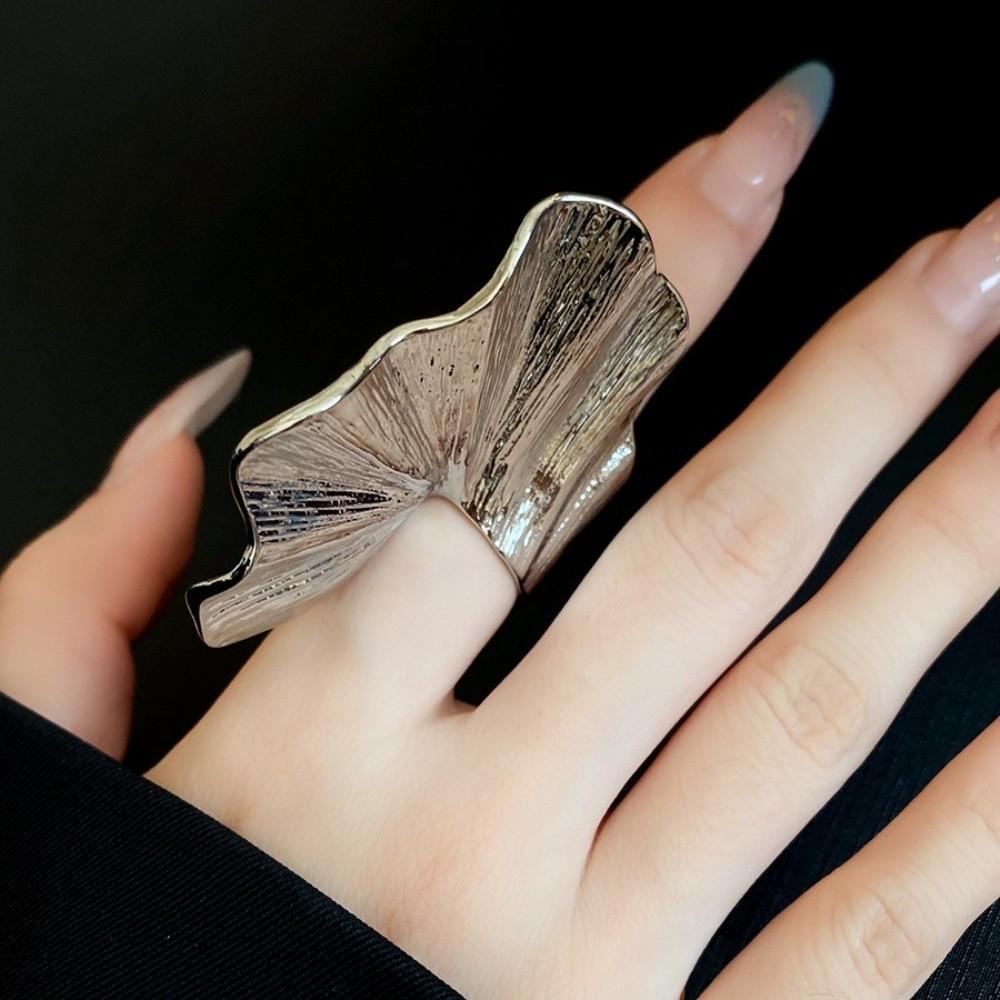 Three-dimensional Texture Ginkgo Leaf Ring Pleated Design Fan-Shaped Ring Metal Joint Ring  Daily