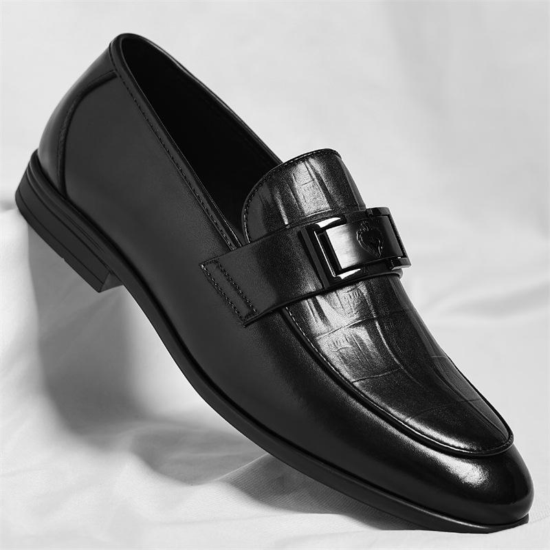 2026 Herbst Neue Designer-Loafer für Herren Einfarbige Britische Mode Lederschuhe Männlicher Business-Freizeitschuh Mann