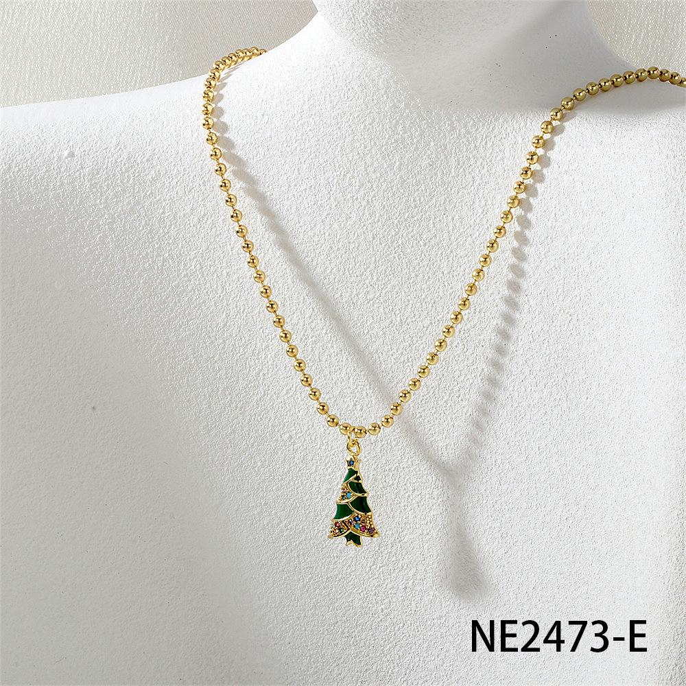 Weihnachtskollektion: Perlenkette mit Anhängern von Baum, Schneemann, Weihnachtsmann, Rentier, Kranz, Handschuhen und Socken