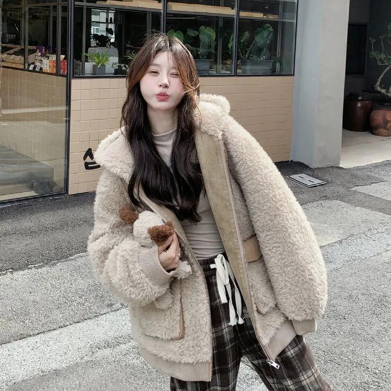 Playful Age-reducing Hooded Lamb Wool Jacket Women's Winter Design Cotton Jacket
