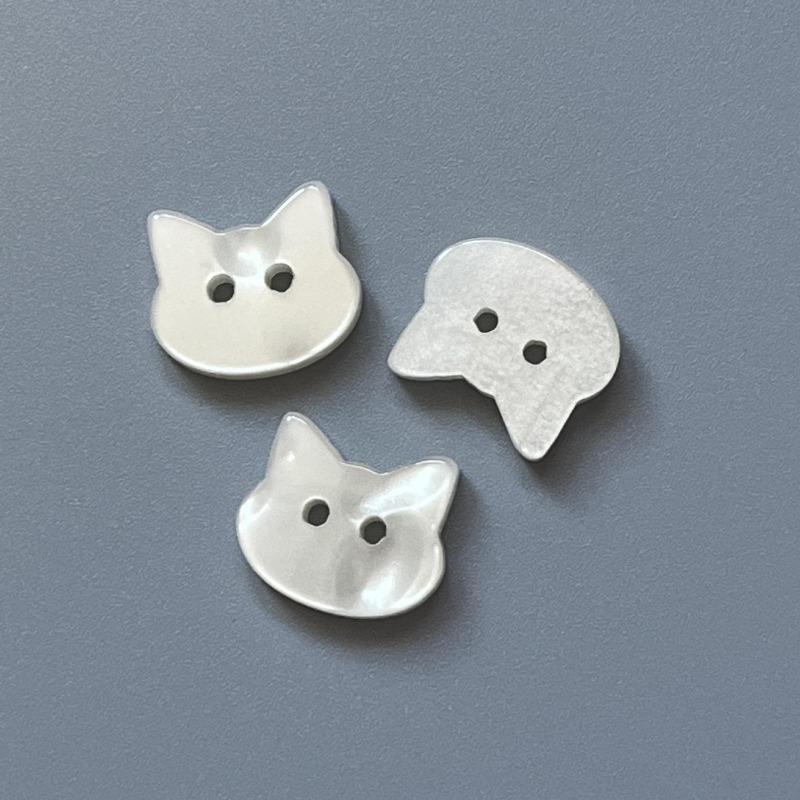 10Pcs Cute Cat Buttons 12mm Small Kitten Head White Resin 2-hole Buttons Clothing Accessories