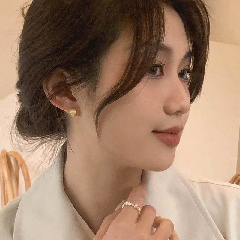Neue Retro-Ohrringe in Goldfarbe für Damen Matt Minimalistisch Metall Silberfarbe Einfacher Matt-Anhänger Gebogen Elegant Edler Schmuck Geschenk