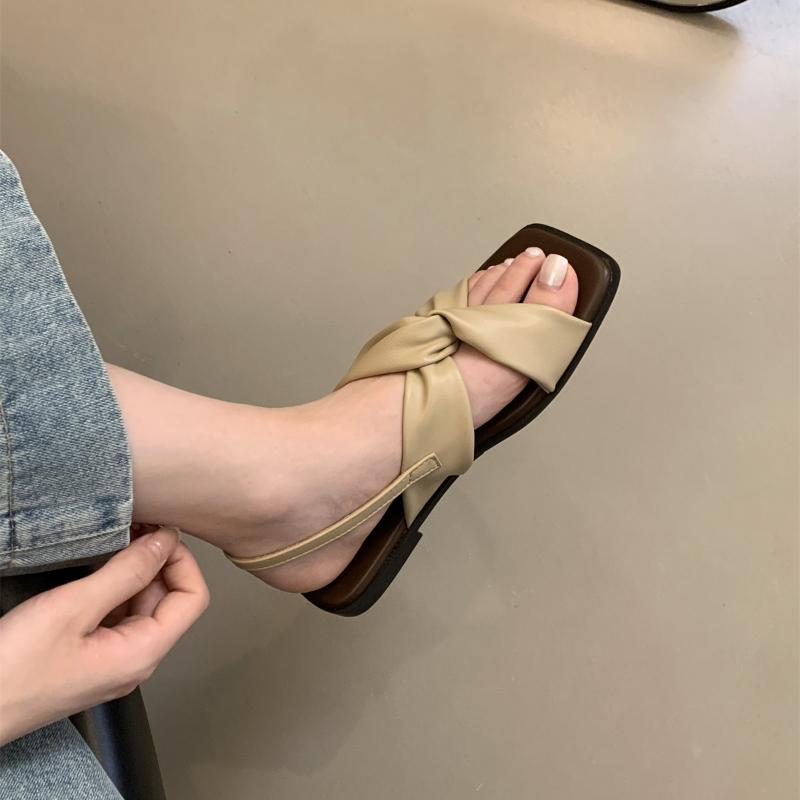 Fashion 2025 Summer New Women's French Retro Gladiator Sandals Ethereal Flat Beach Shoes Bohemian Roman Footwear for Wide Feet