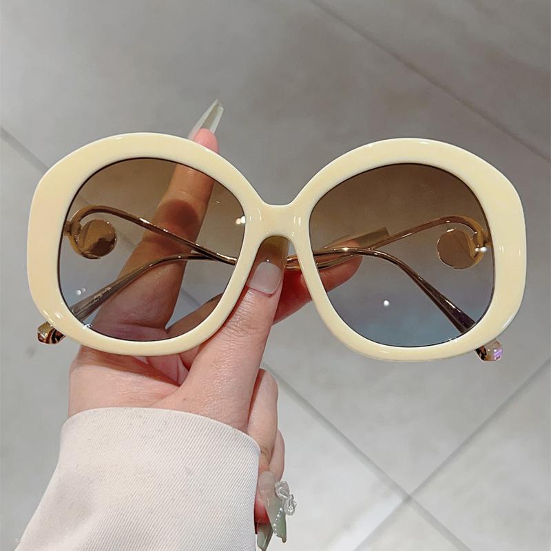 Oversized Round Sunglasses Women  New Fashion Gradient Multi-color Shades with Pearls Trendy Brand Design Sun Glasses