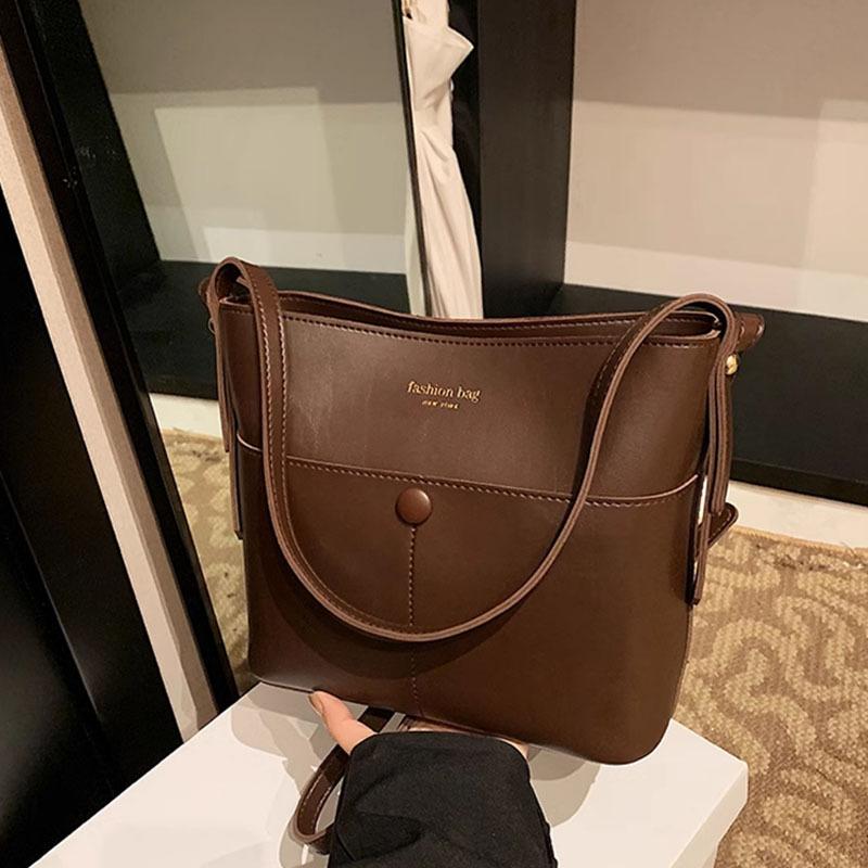 Bucket Bag Leather Women'S Bag Large Capacity Retro Shoulder Messenger Bag Commuter Bag Luggage